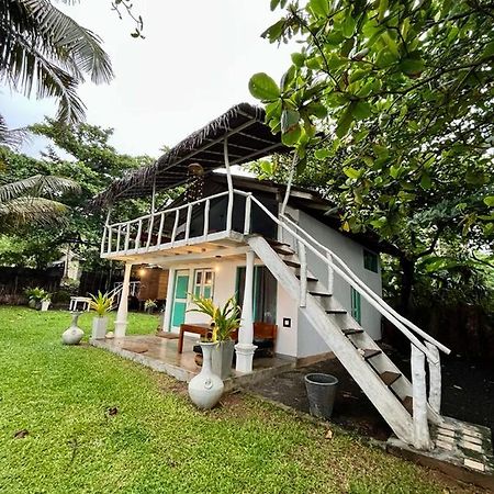 Beach House Kalukatiya - Family Villa, Seaview Room, Garden Room ดิคเวลลา ภายนอก รูปภาพ
