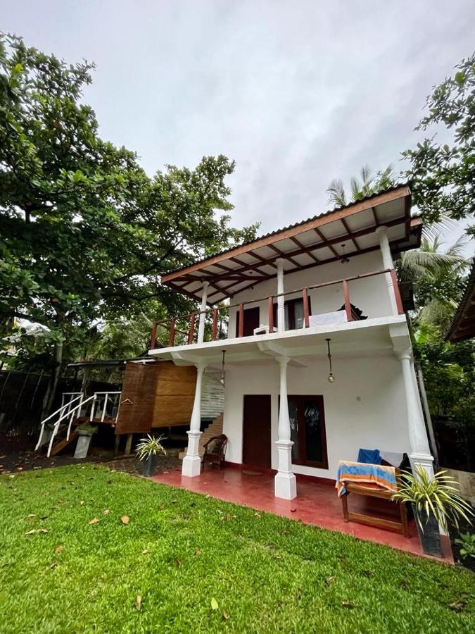 Beach House Kalukatiya - Family Villa, Seaview Room, Garden Room ดิคเวลลา ภายนอก รูปภาพ