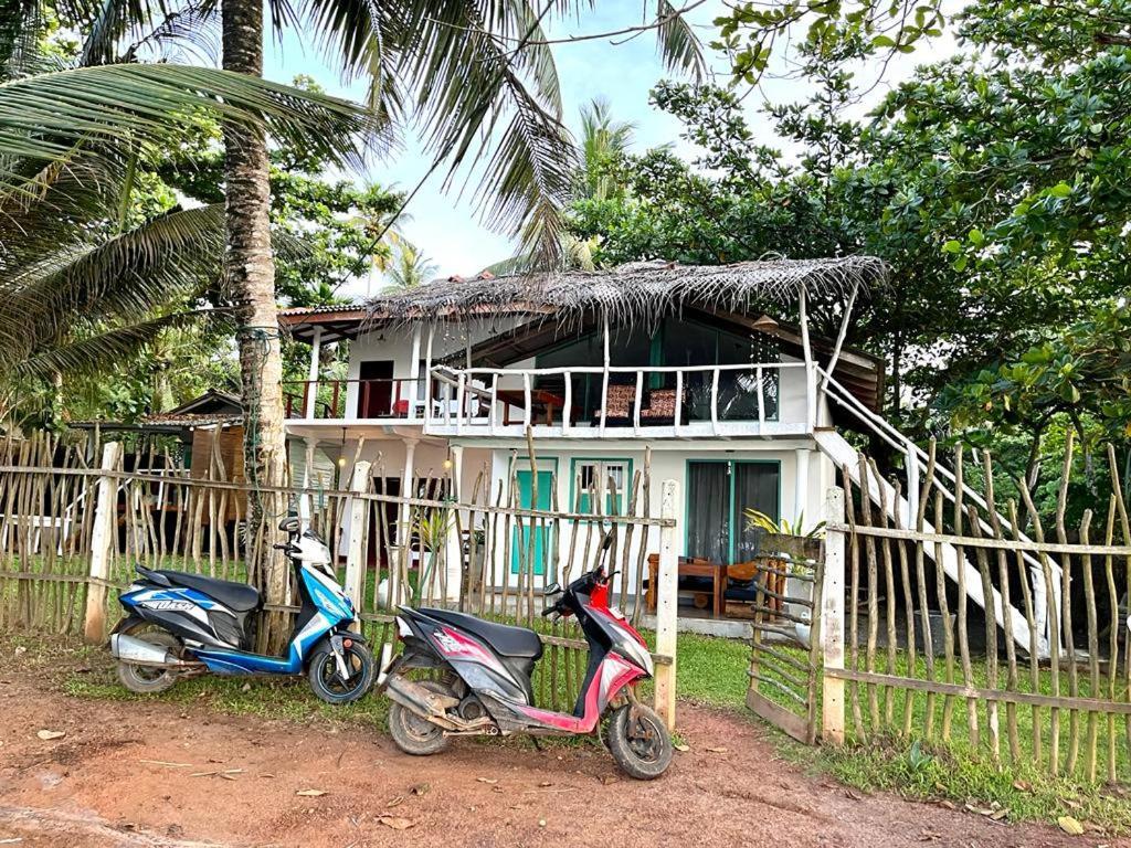 Beach House Kalukatiya - Family Villa, Seaview Room, Garden Room ดิคเวลลา ภายนอก รูปภาพ