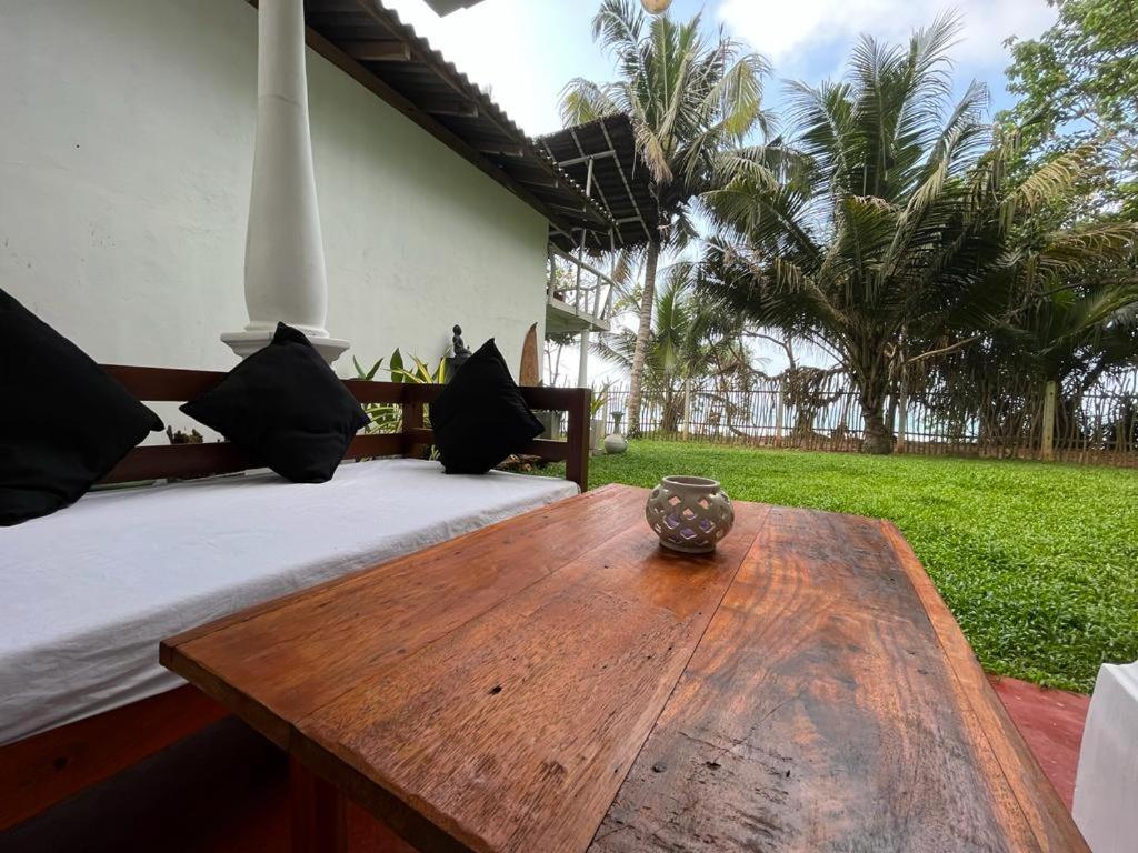 Beach House Kalukatiya - Family Villa, Seaview Room, Garden Room ดิคเวลลา ภายนอก รูปภาพ