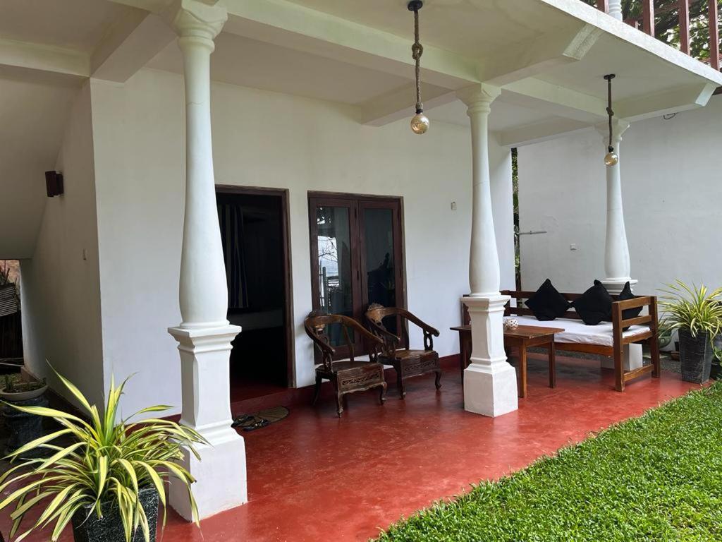 Beach House Kalukatiya - Family Villa, Seaview Room, Garden Room ดิคเวลลา ภายนอก รูปภาพ