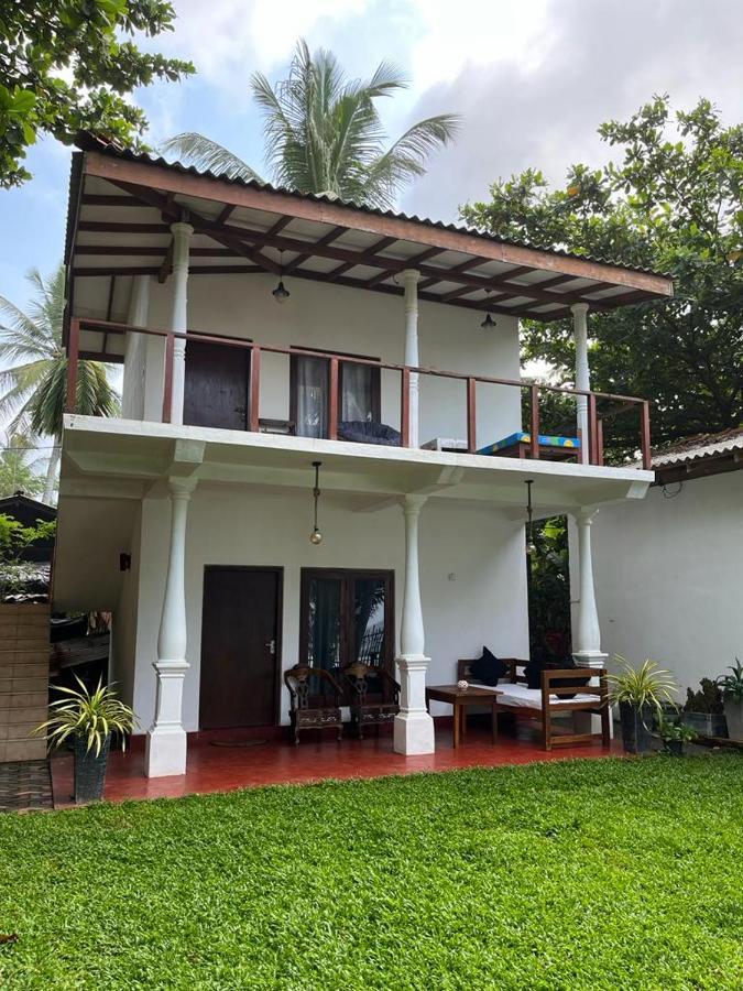 Beach House Kalukatiya - Family Villa, Seaview Room, Garden Room ดิคเวลลา ภายนอก รูปภาพ