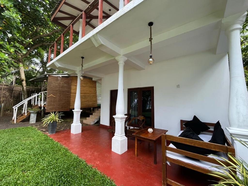 Beach House Kalukatiya - Family Villa, Seaview Room, Garden Room ดิคเวลลา ภายนอก รูปภาพ
