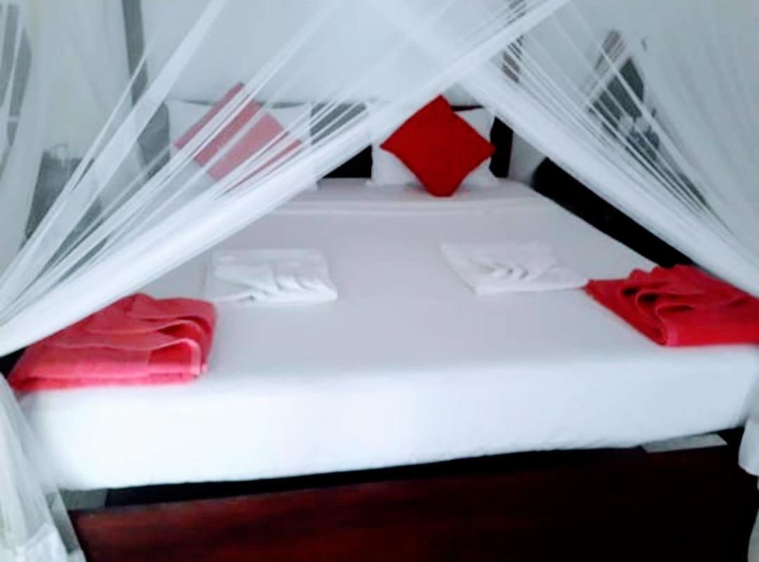 Beach House Kalukatiya - Family Villa, Seaview Room, Garden Room ดิคเวลลา ภายนอก รูปภาพ