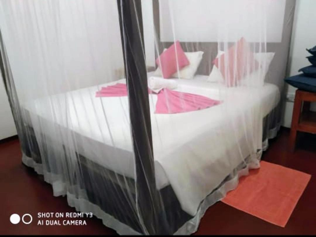 Beach House Kalukatiya - Family Villa, Seaview Room, Garden Room ดิคเวลลา ภายนอก รูปภาพ