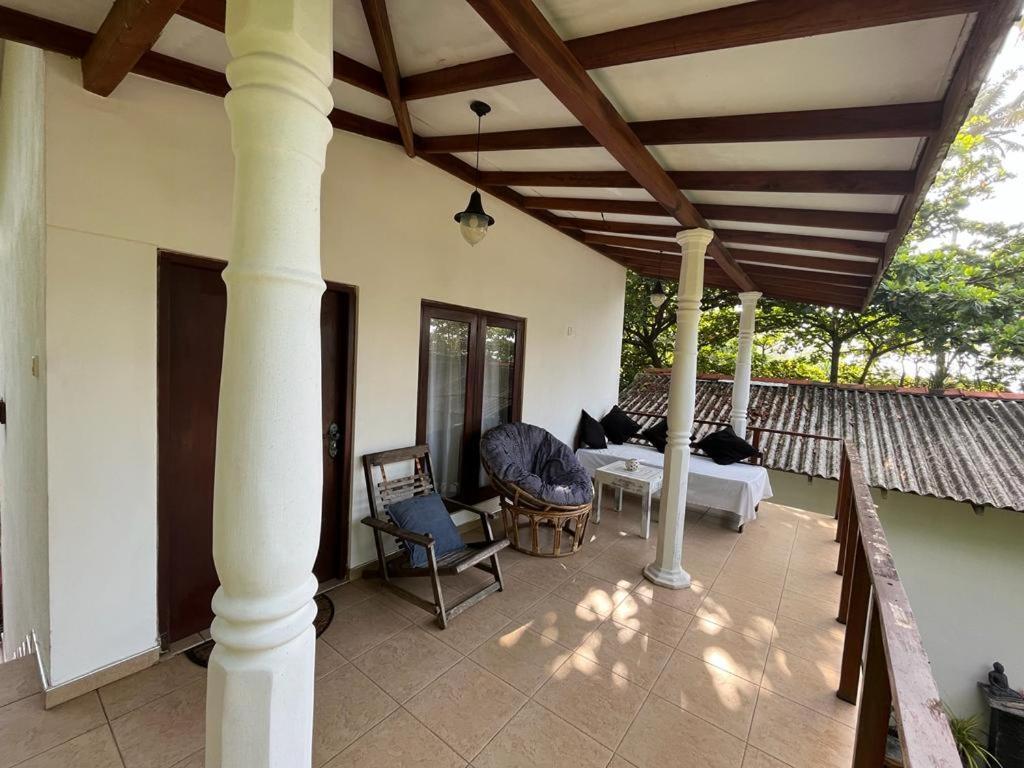 Beach House Kalukatiya - Family Villa, Seaview Room, Garden Room ดิคเวลลา ภายนอก รูปภาพ
