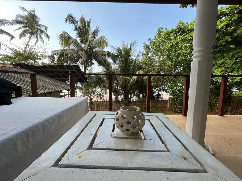 Beach House Kalukatiya - Family Villa, Seaview Room, Garden Room ดิคเวลลา ภายนอก รูปภาพ