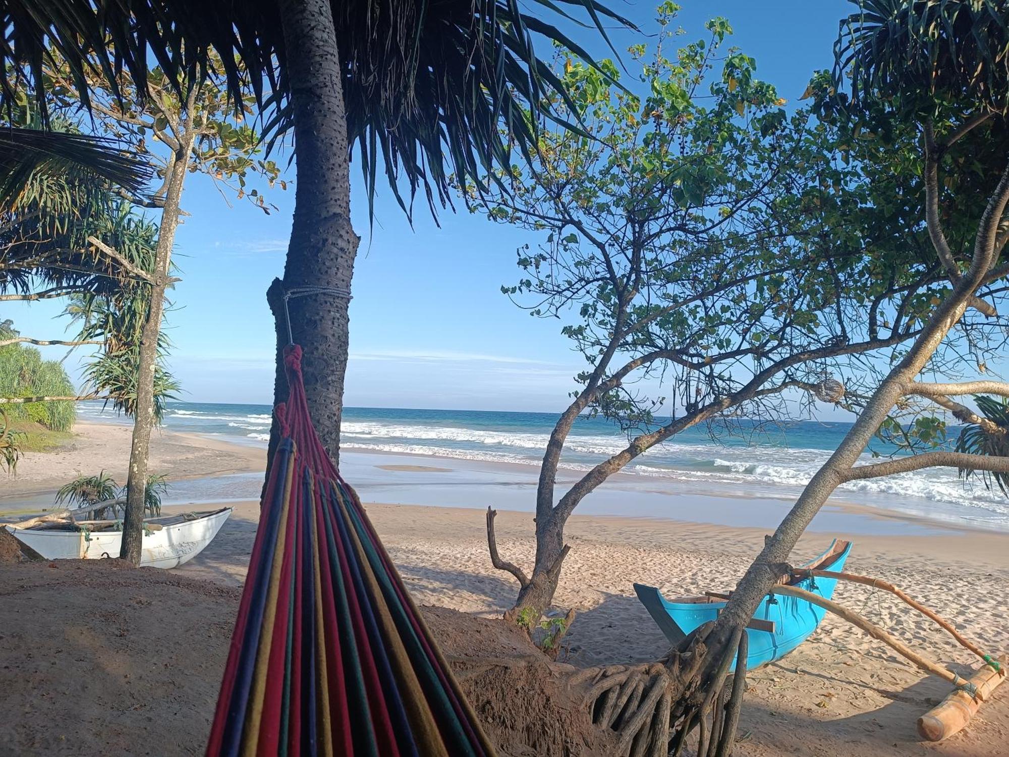 Beach House Kalukatiya - Family Villa, Seaview Room, Garden Room ดิคเวลลา ภายนอก รูปภาพ